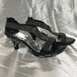Delicacy Lety73 Rhinestone T-Strap Pump